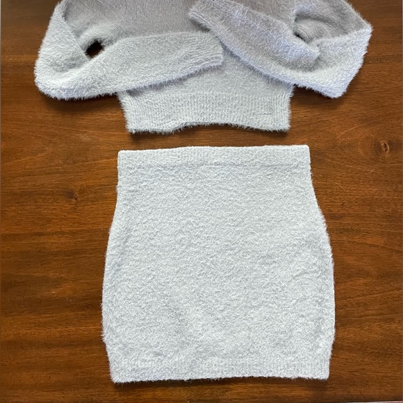 Cropped Eyelash Sweater - 2 Piece Set - Mock Turtleneck & Mini Skirt - Picture 4 of 6